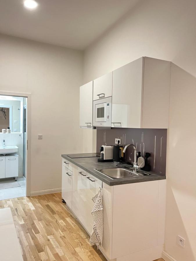 New Apartments Chain Florenc Прага Экстерьер фото