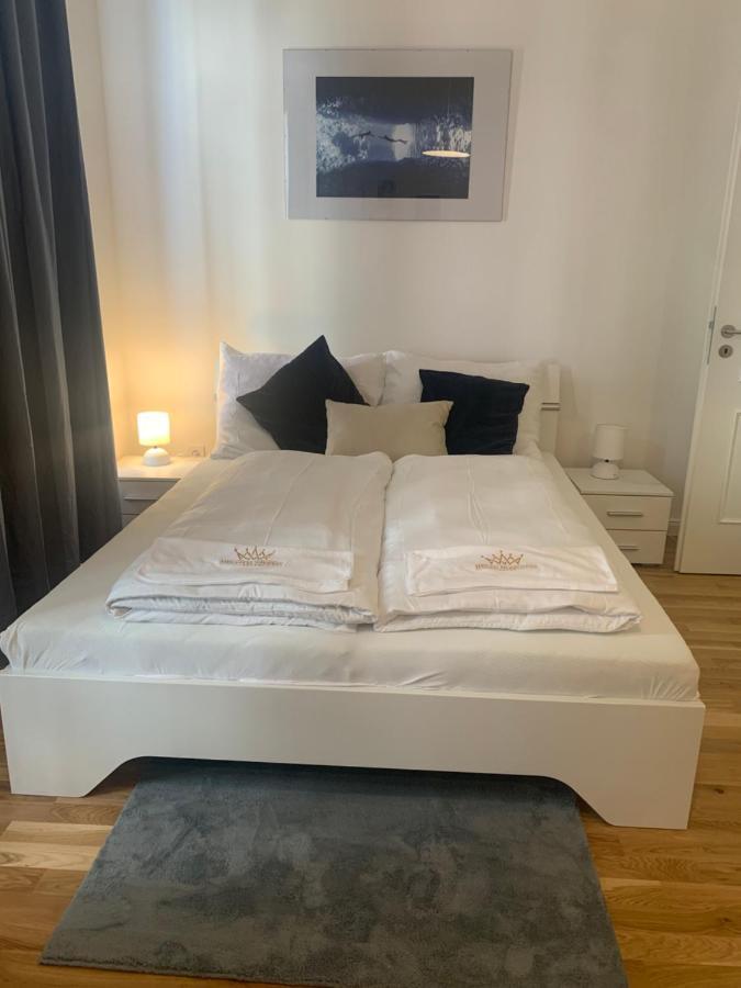 New Apartments Chain Florenc Прага Экстерьер фото