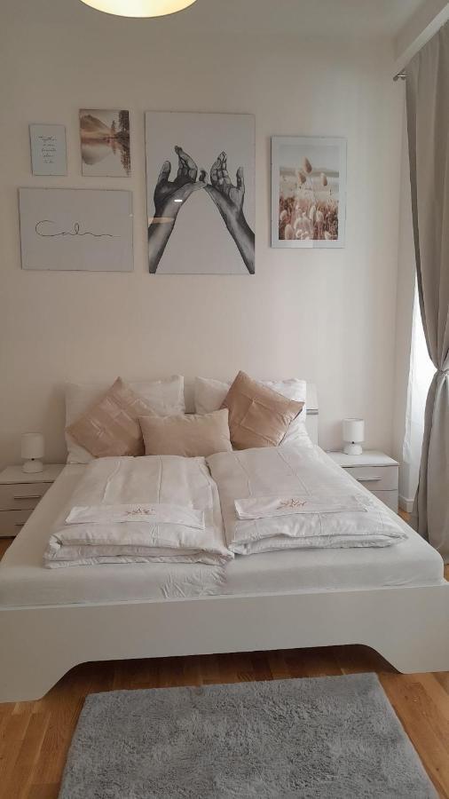 New Apartments Chain Florenc Прага Экстерьер фото